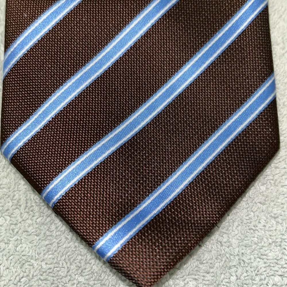 Vintage Hugo Boss Tie. 100% Italian Silk. Brown, light blue like New Condition